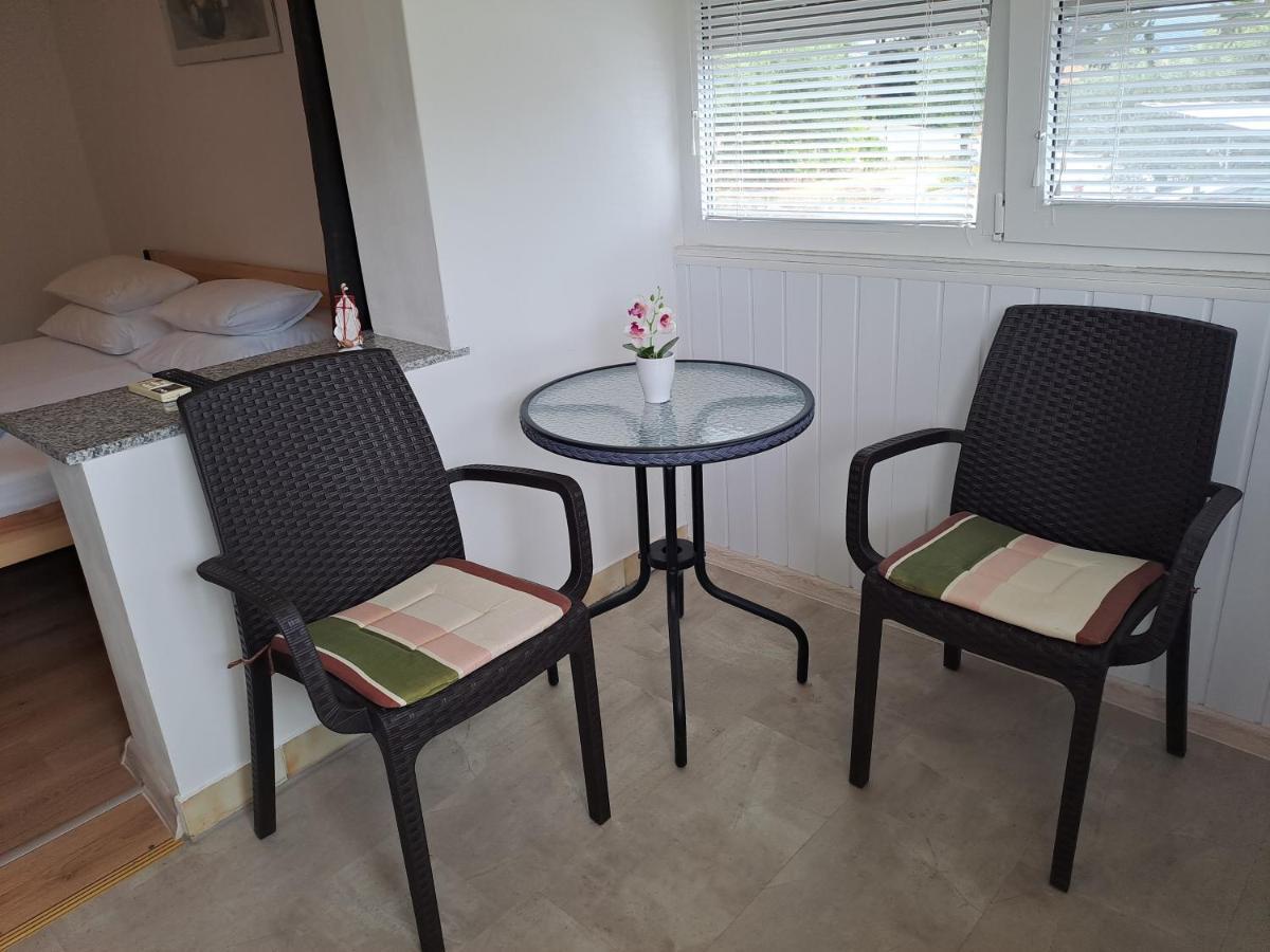 Studio Apartments Maslinik Krk Town Zewnętrze zdjęcie