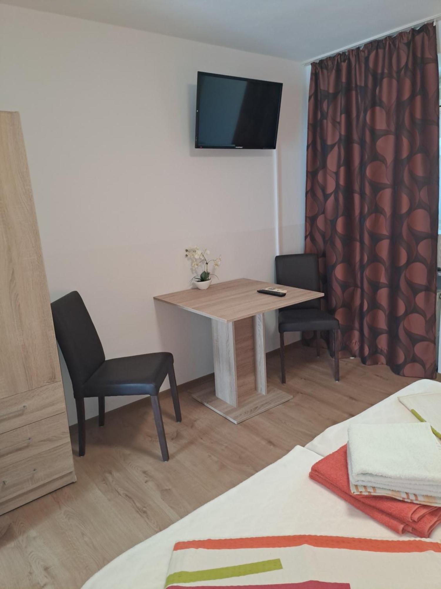 Studio Apartments Maslinik Krk Town Zewnętrze zdjęcie