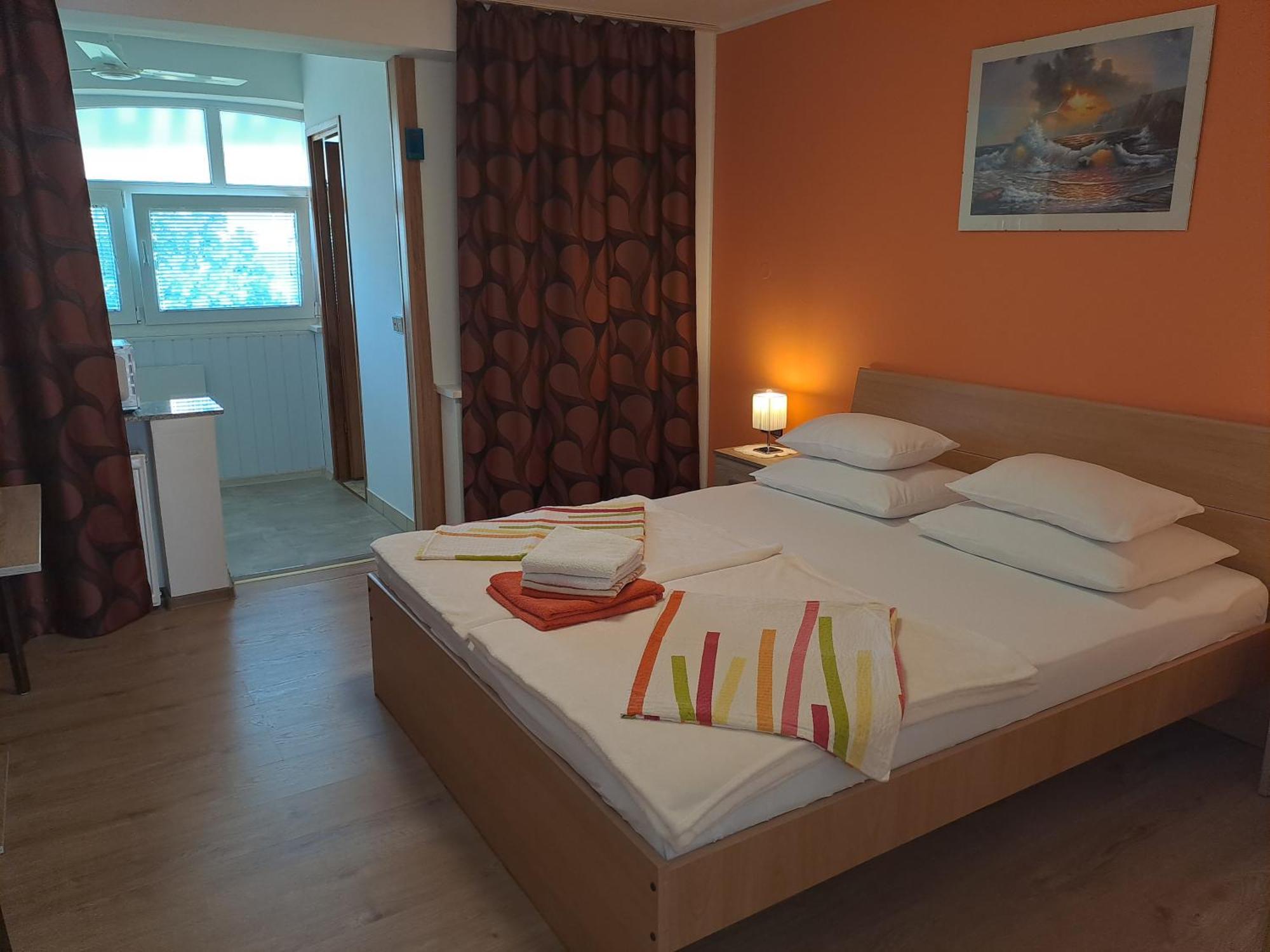 Studio Apartments Maslinik Krk Town Zewnętrze zdjęcie